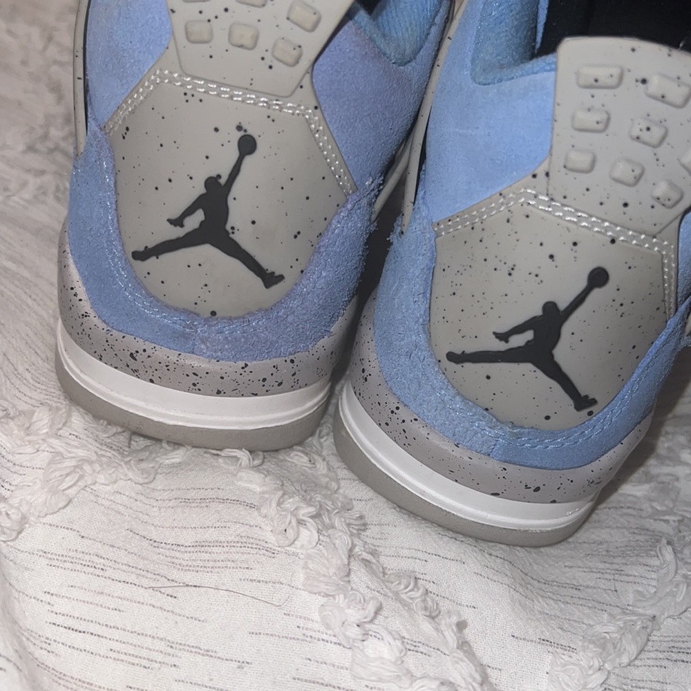 Jordan 4s - Picture 3 of 3